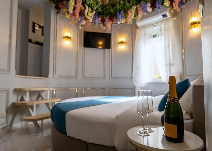 Daire Flowers' Circle Of Piazza Di Spagna