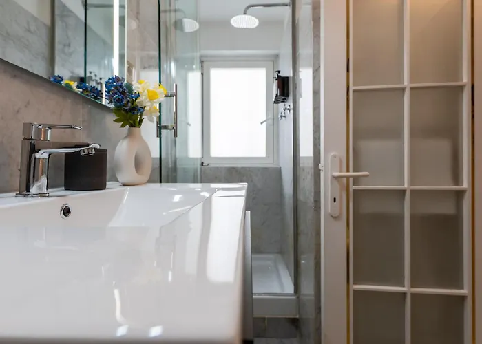 Daire Flowers' Circle Of Piazza Di Spagna *